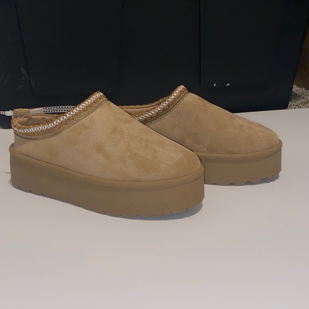 Women’s Tan Platform Slip-On Clog Mules